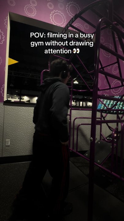 Magnetic gym phone holder reference image