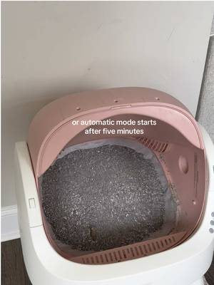 Self-cleaning automatic cat litter box reference image